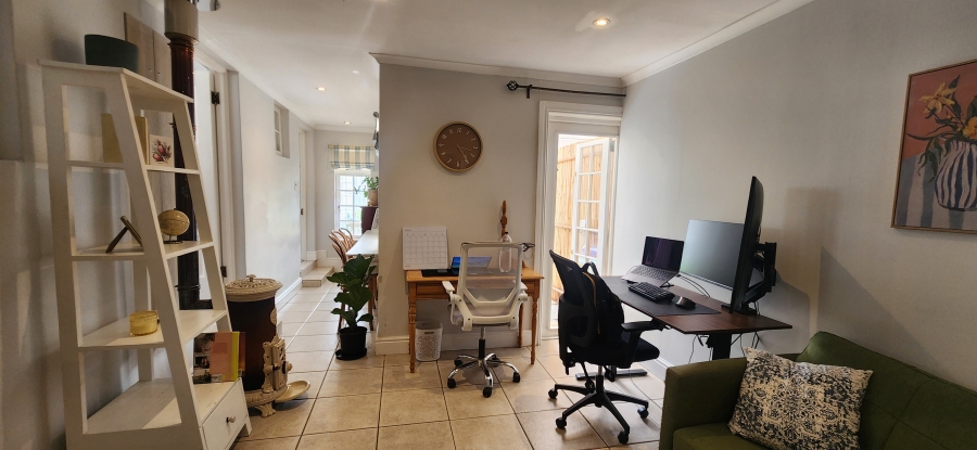 To Let 2 Bedroom Property for Rent in Tokai Western Cape